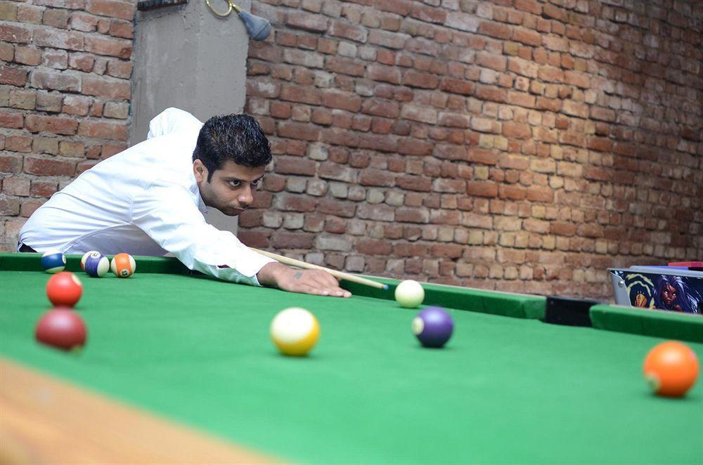 32Nd Milestone Hotel Gurgaon Bagian luar foto